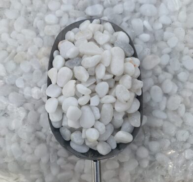 PEBBLES, SNOW WHITE, 10-15MM, 20KG BAG