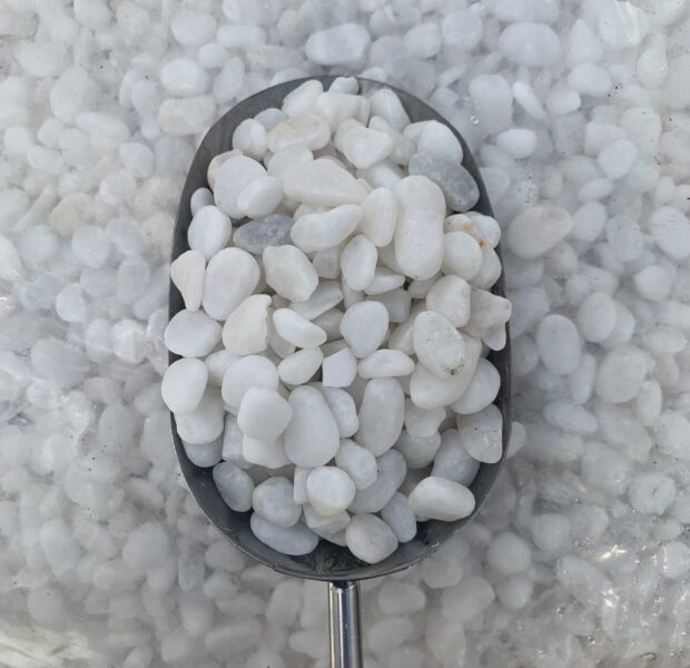 PEBBLES, SNOW WHITE, 10-15MM, 20KG BAG