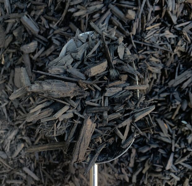 BLACK DYED MULCH