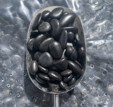 PEBBLES, BLACK, POLISHED, 10-20MM, 20KG BAG