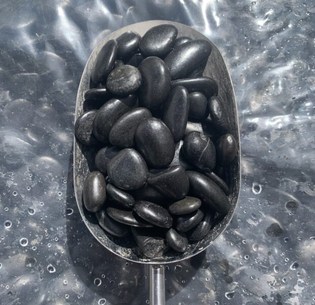 PEBBLES, BLACK, POLISHED, 10-20MM, 20KG BAG