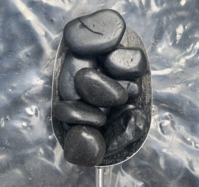 PEBBLES, BLACK, POLISHED, 20-30MM, 20KG BAG