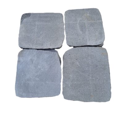 STEPPERS VOLCANIC, 4 PIECES PER M2, RANDOM SIZES (300-500X30MM)