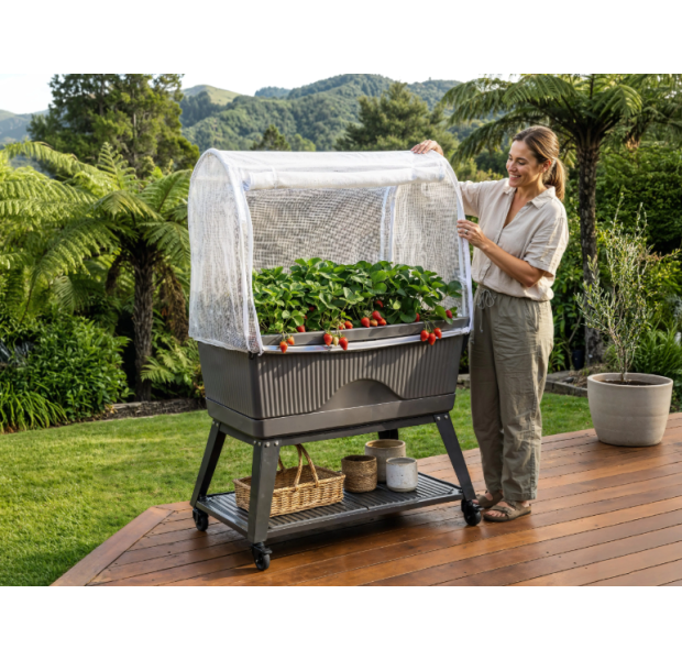 BACK YARD FARMER, COMPLETE SELF WATERING PLANTER KIT